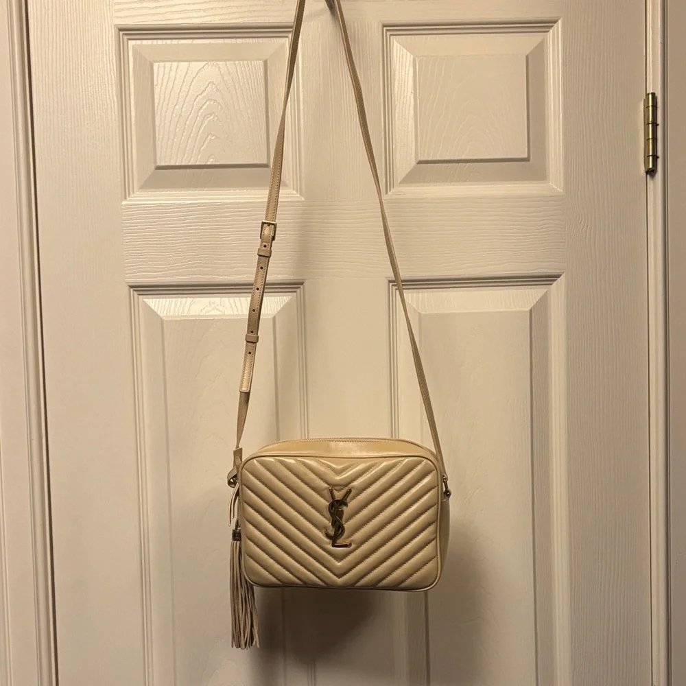 Yves Saint Laurent - Lou Camera Bag in Quilted Leather - Dark Beige - Picture 3 of 9
